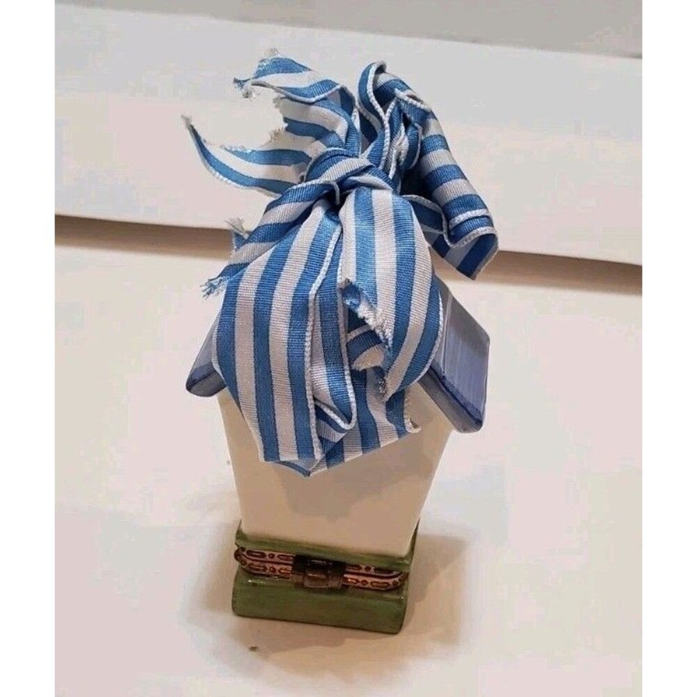 Birdhouse Shaped Hanging Trinket Box With Ribbon Patsy Floral Decorations - Picture 4 of 9